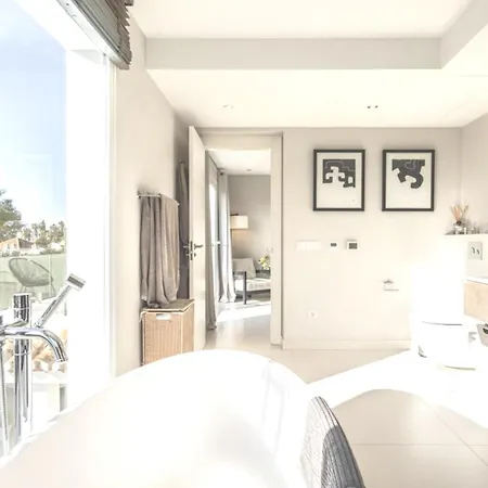 Charming Spanish Villa5 With Large Pool *