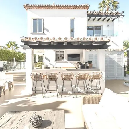 Charming Spanish Villa5 With Large Pool Casa de Férias Marbella